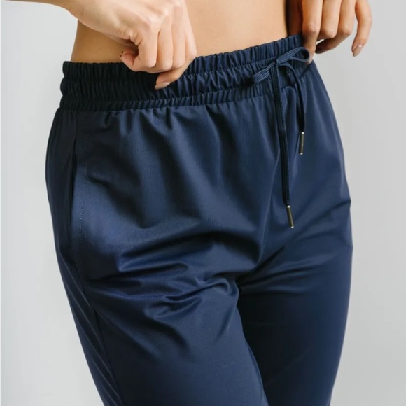 ZYIA Everywhere Zipper Joggers with gold zipper *navy* - Picture 3 of 12